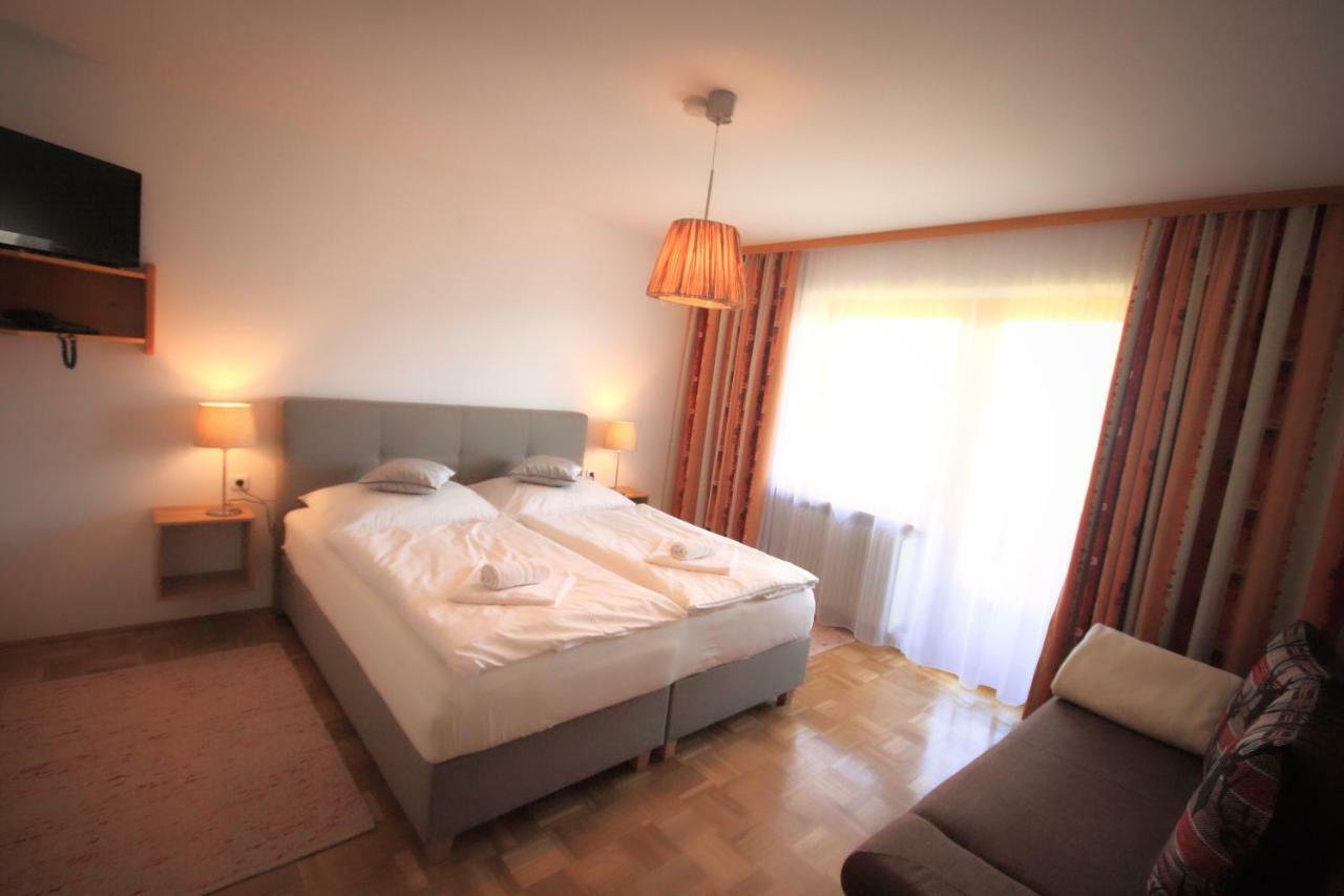 Hotel Pension Eichenhof Ried im Zillertal Dış mekan fotoğraf